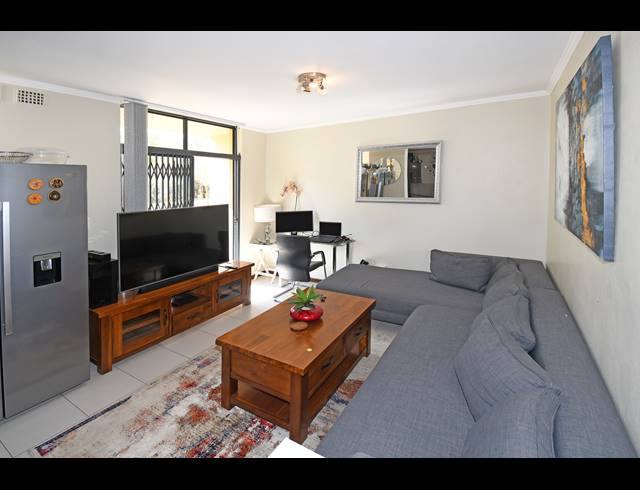 2 BEDROOM APARTMENT FOR SALE IN NORTH RIDING AH